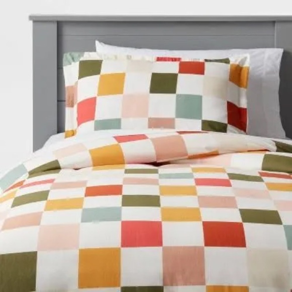 Pillowfort Multicolor Checkered Twin Duvet Cover Set